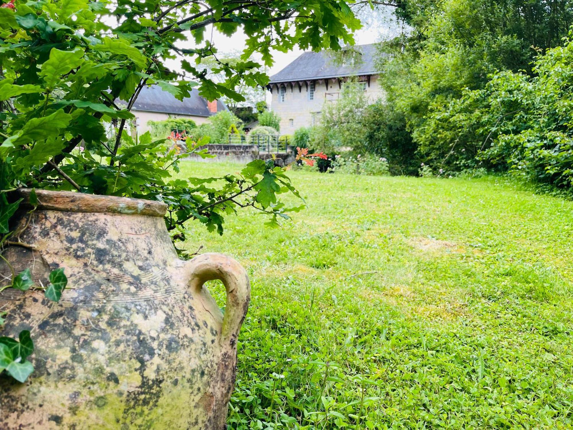 Вилла Domaine Jeanne De Laval La Bohalle Экстерьер фото